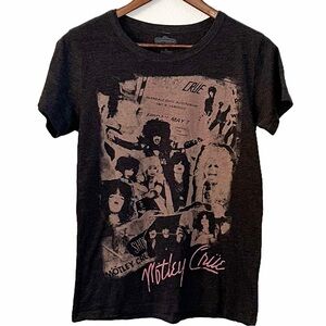 Motley Crue Dark Gray Fitted Band Tee Size XL